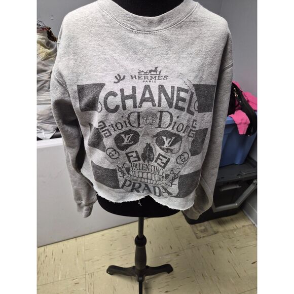 other Sweaters - sweatshirt with skull
